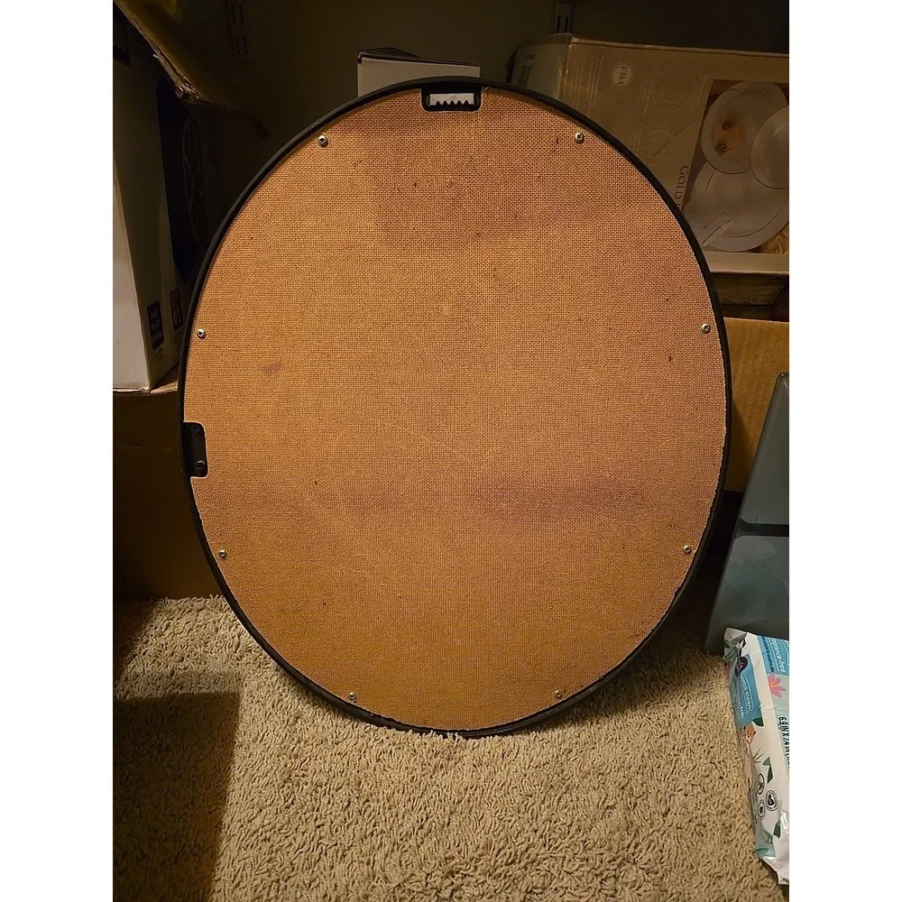 Vintage Syroco 1982 Oval Gold Plastic Picture Frame featuring‎ a 